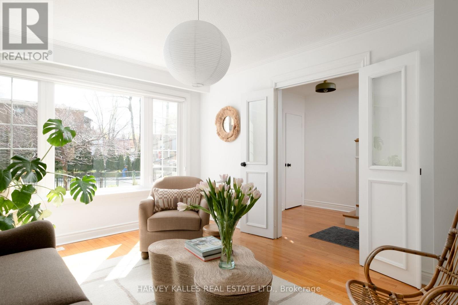 354 Highfield Road, Toronto, Ontario  M4L 2V6 - Photo 6 - E13090628