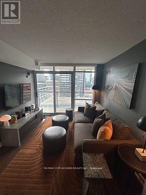 1505 - 15 Fort York Blvd Boulevard, Toronto, Ontario  M5V 3Y4 - Photo 1 - C13090996