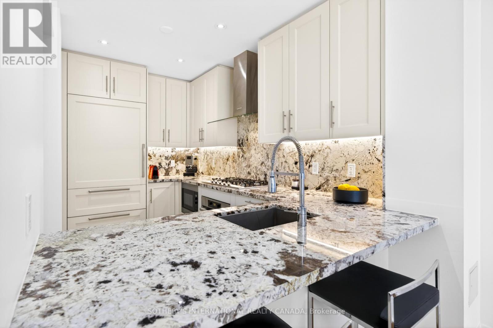 Th 115 - 29 Queens Quay E, Toronto, Ontario  M5E 0A4 - Photo 17 - C13091022