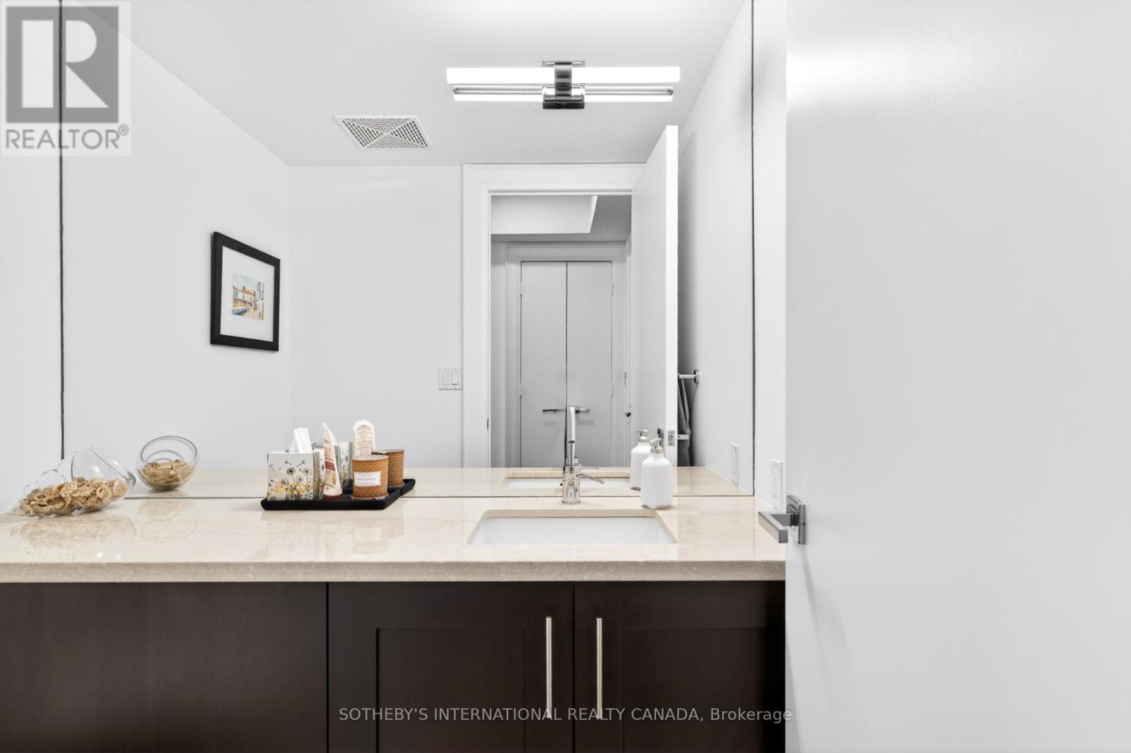 Th 115 - 29 Queens Quay E, Toronto, Ontario  M5E 0A4 - Photo 20 - C13091022