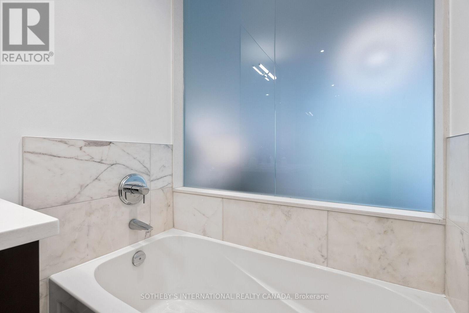 Th 115 - 29 Queens Quay E, Toronto, Ontario  M5E 0A4 - Photo 27 - C13091022