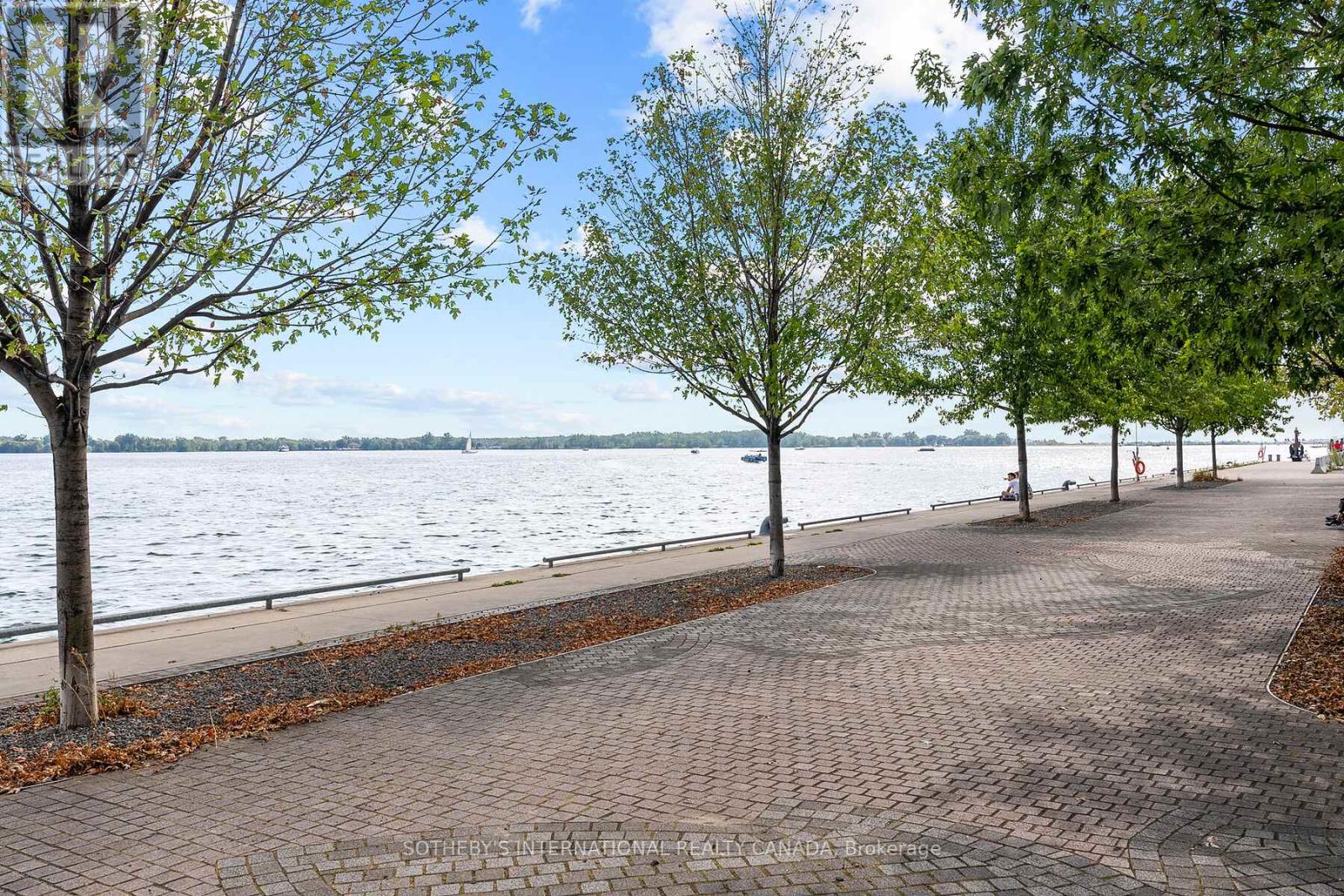 Th 115 - 29 Queens Quay E, Toronto, Ontario  M5E 0A4 - Photo 39 - C13091022