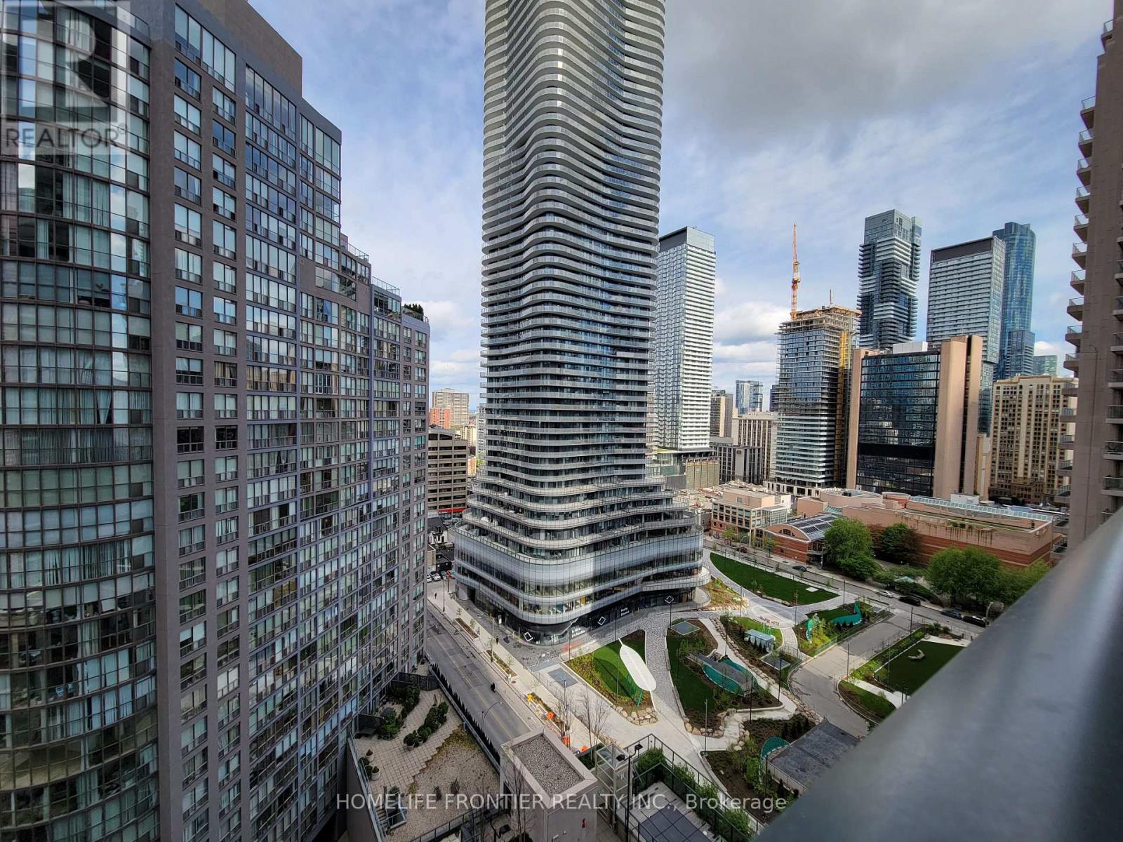 1701 - 955 BAY STREET, Toronto, Ontario
