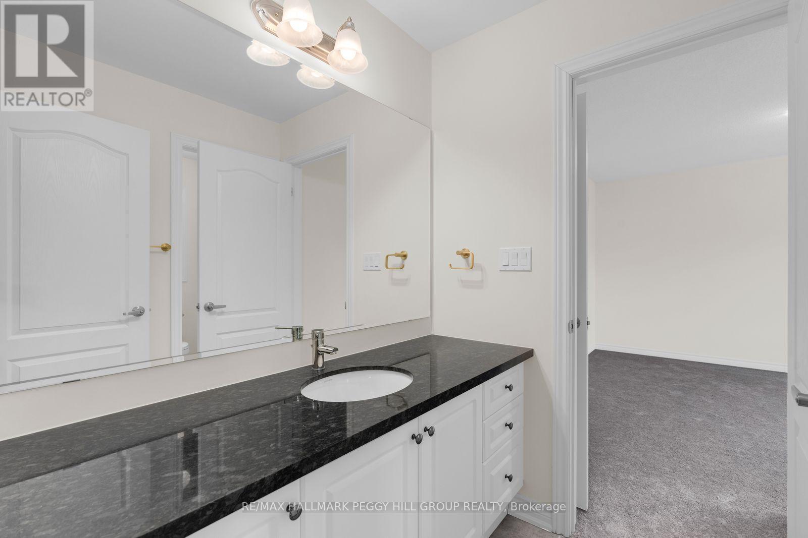 34 Valleo Street, Georgina, Ontario  L4P 0K1 - Photo 12 - N12959940