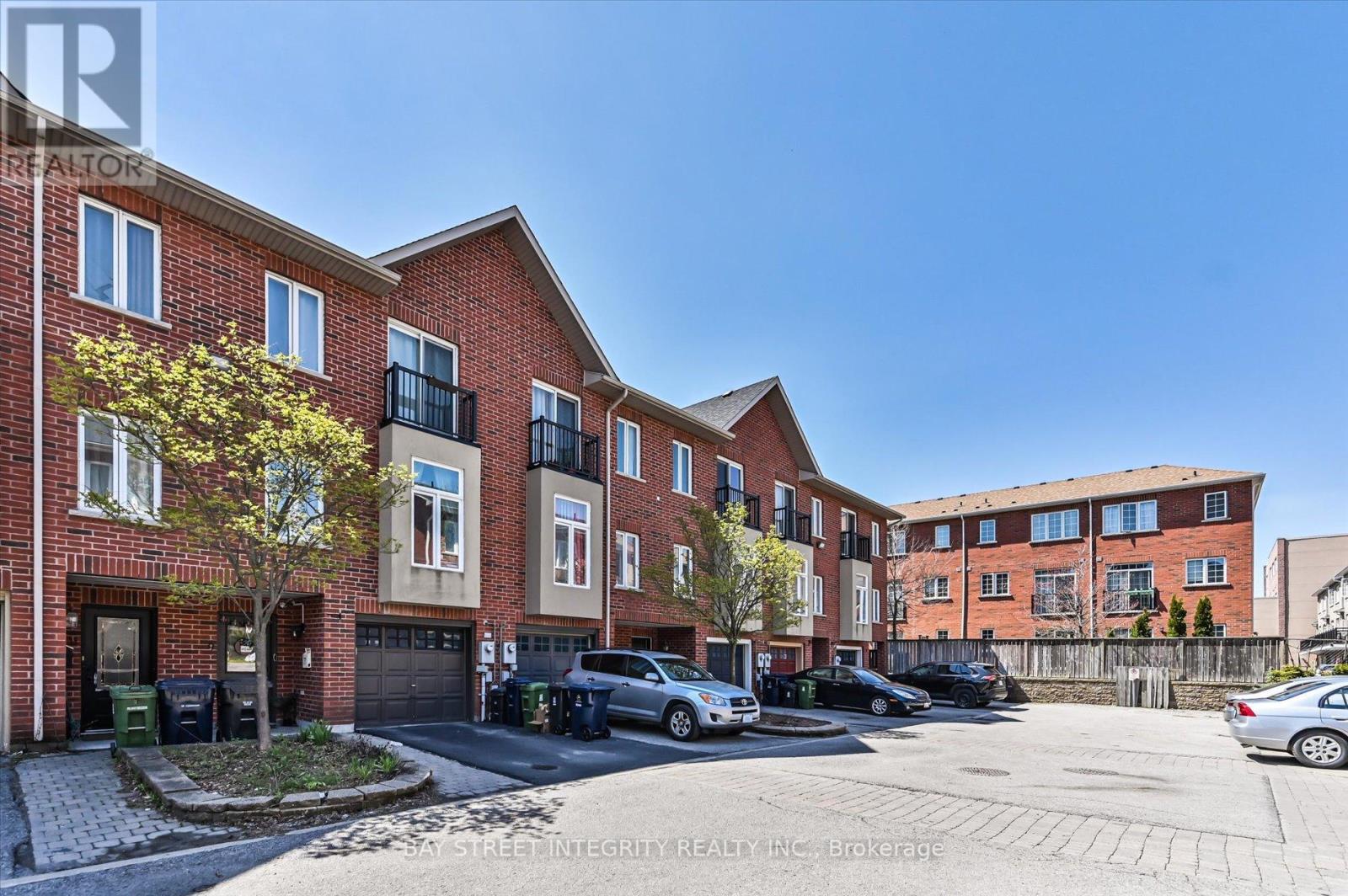5 Pherrill Mews, Toronto, Ontario  M1M 0B7 - Photo 2 - E13090786