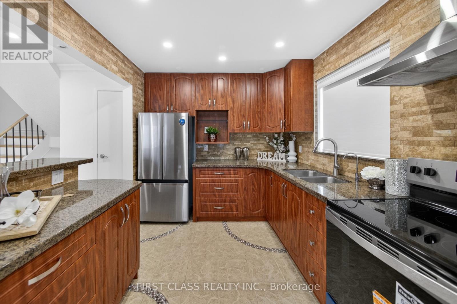 54 Puma Drive, Toronto, Ontario  M1V 1G9 - Photo 15 - E13090814