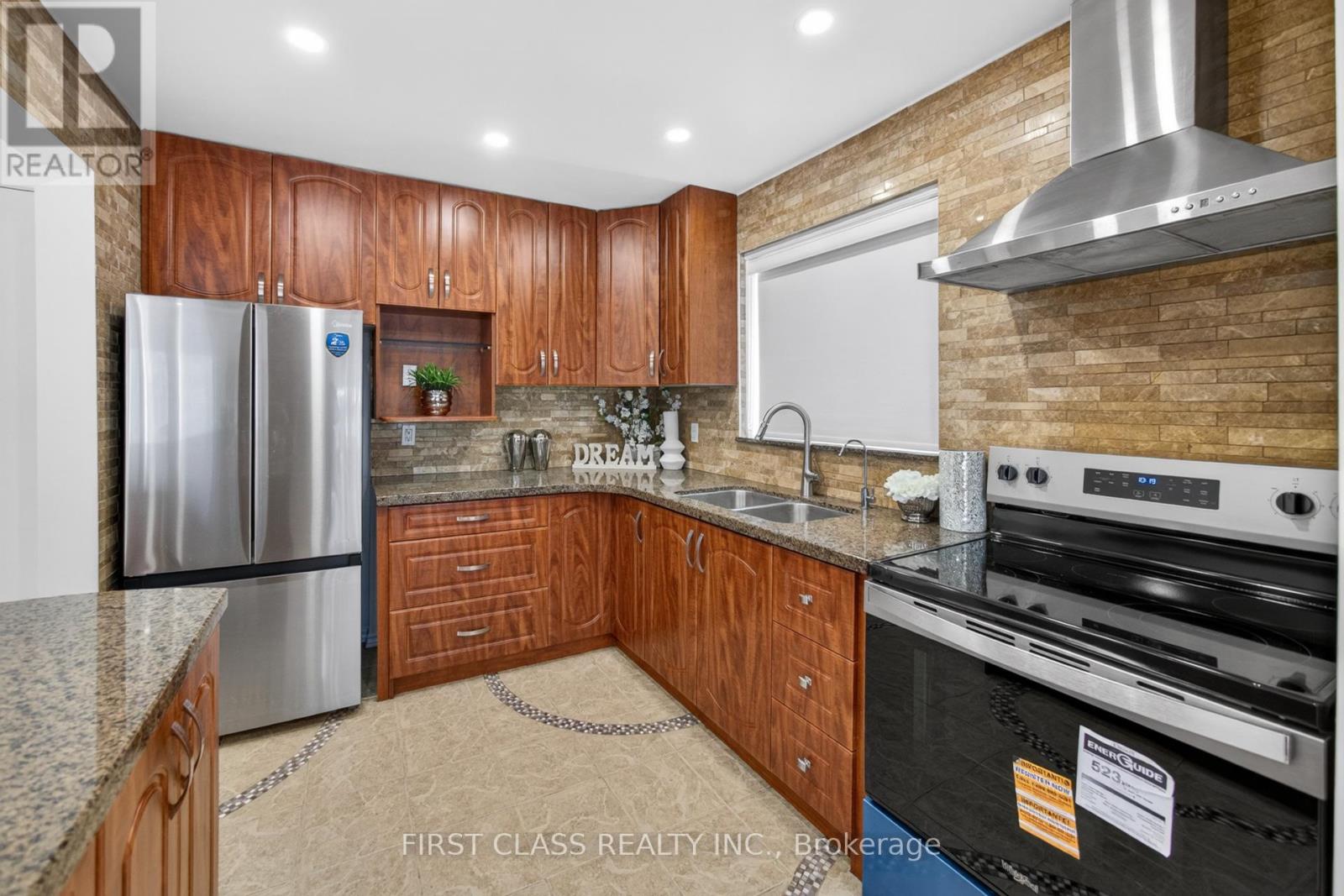 54 Puma Drive, Toronto, Ontario  M1V 1G9 - Photo 16 - E13090814