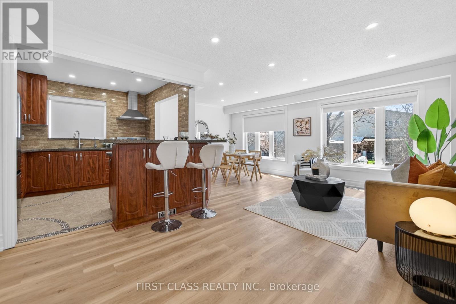 54 Puma Drive, Toronto, Ontario  M1V 1G9 - Photo 4 - E13090814