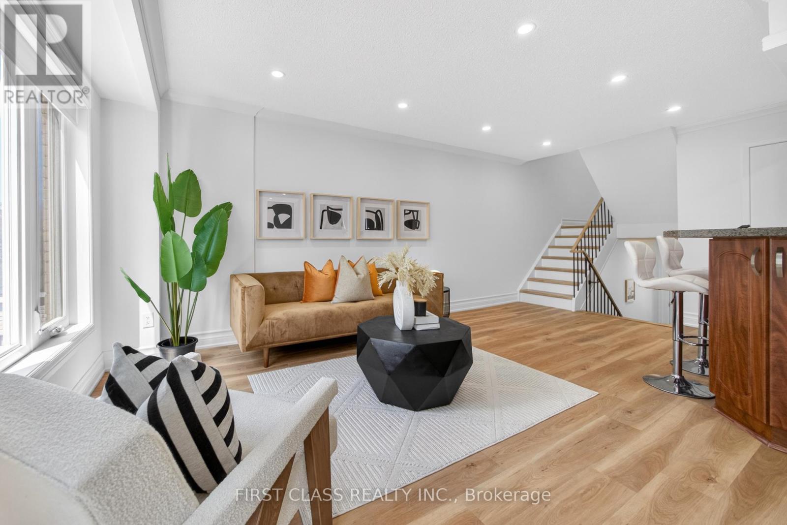 54 Puma Drive, Toronto, Ontario  M1V 1G9 - Photo 7 - E13090814