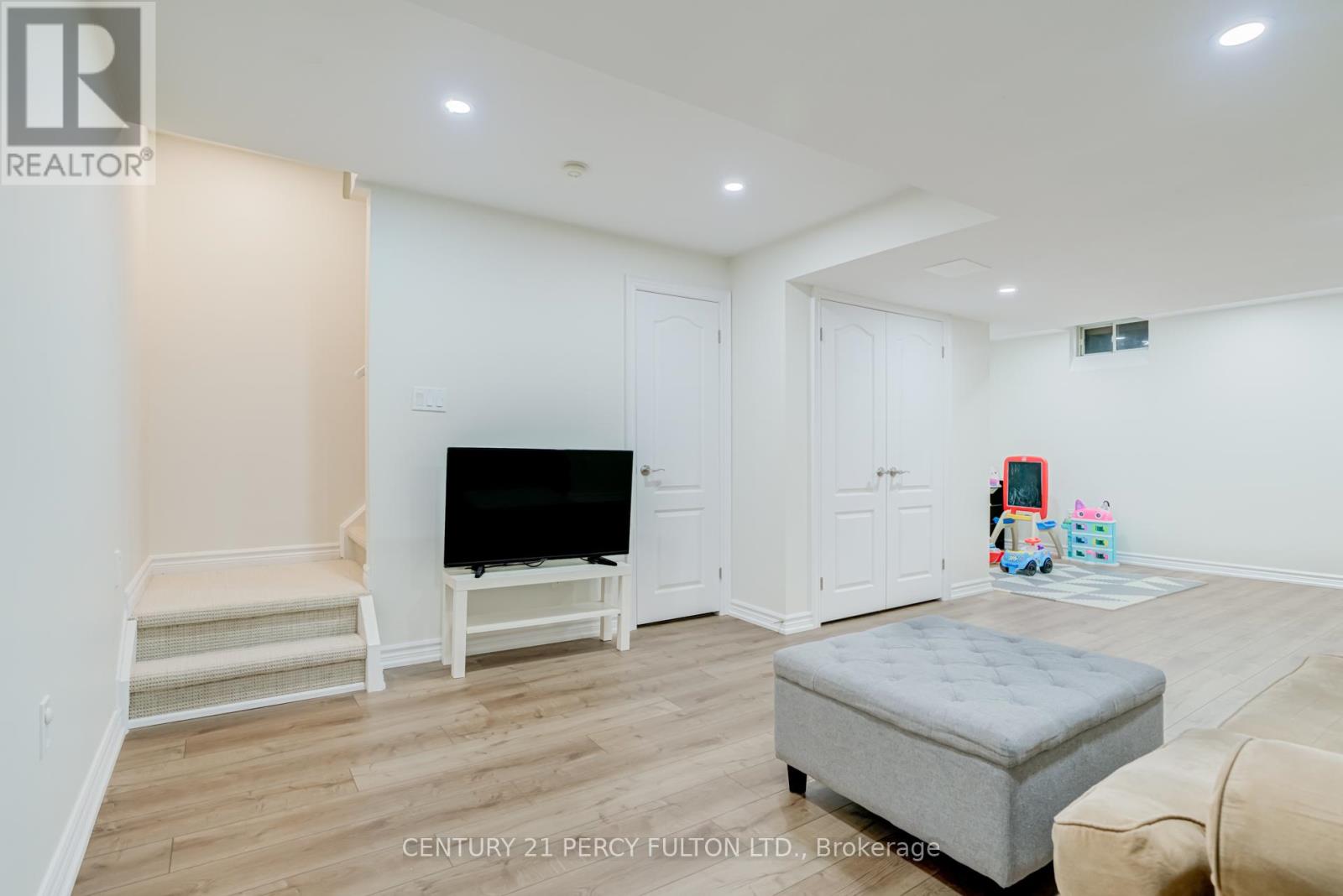 383 Sparrow Circle, Pickering, Ontario  L1V 7E7 - Photo 39 - E13090838