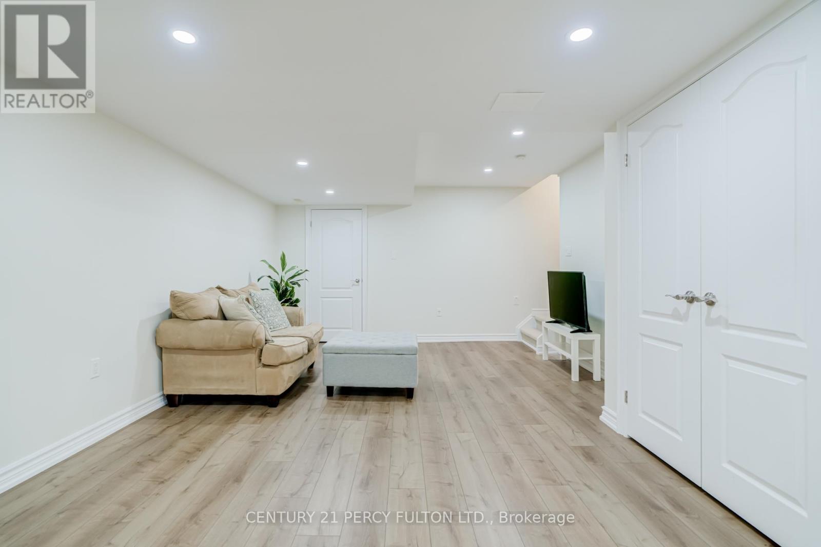 383 Sparrow Circle, Pickering, Ontario  L1V 7E7 - Photo 40 - E13090838