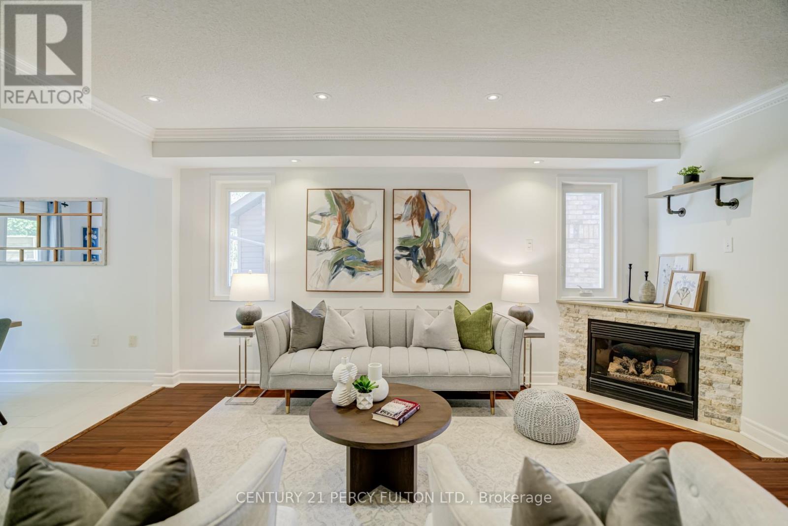 383 Sparrow Circle, Pickering, Ontario  L1V 7E7 - Photo 6 - E13090838