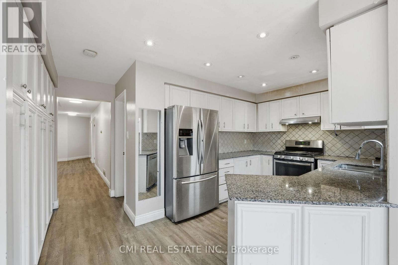 560 Steeple Hill, Pickering, Ontario  L1V 5Z3 - Photo 13 - E13091010
