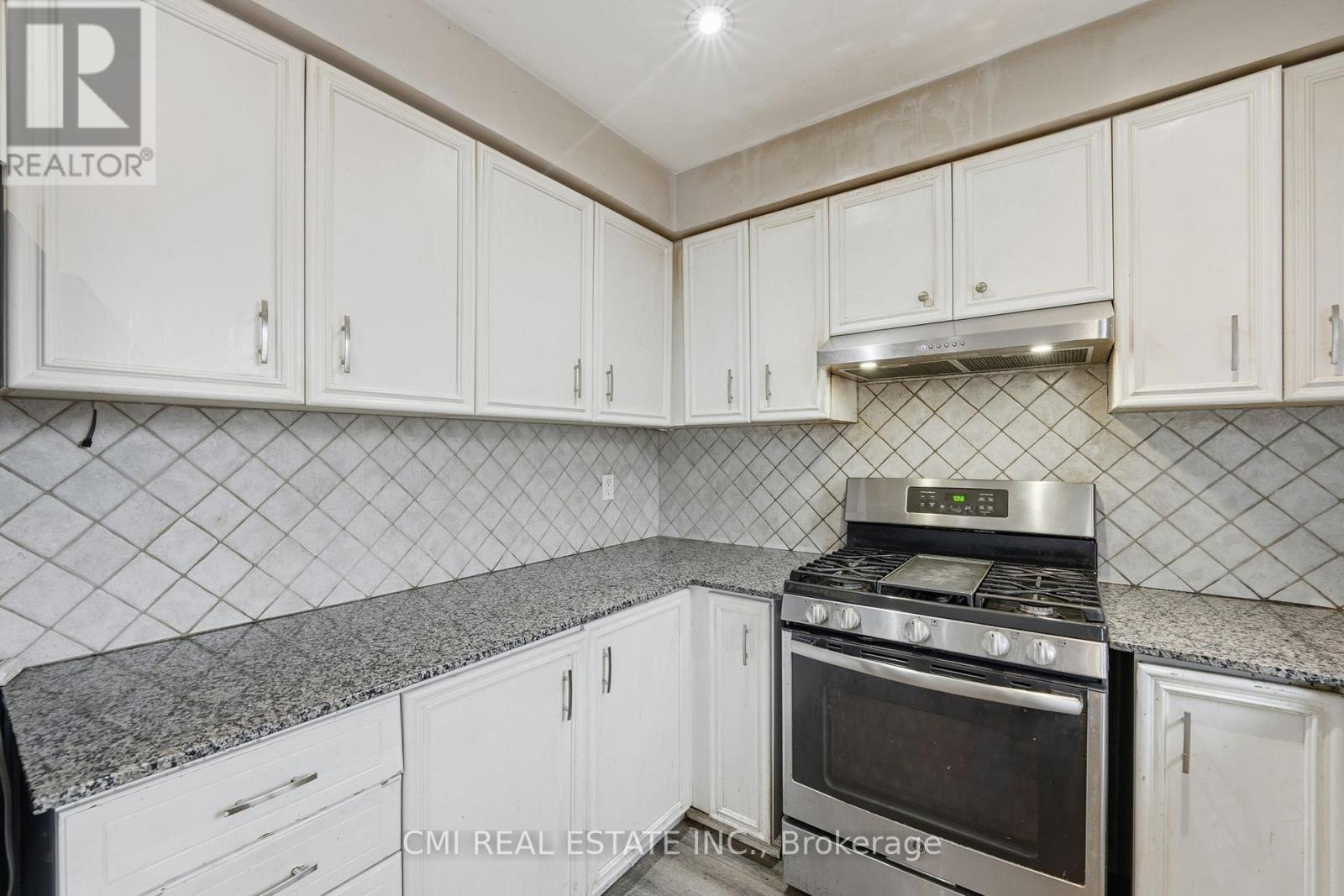 560 Steeple Hill, Pickering, Ontario  L1V 5Z3 - Photo 15 - E13091010