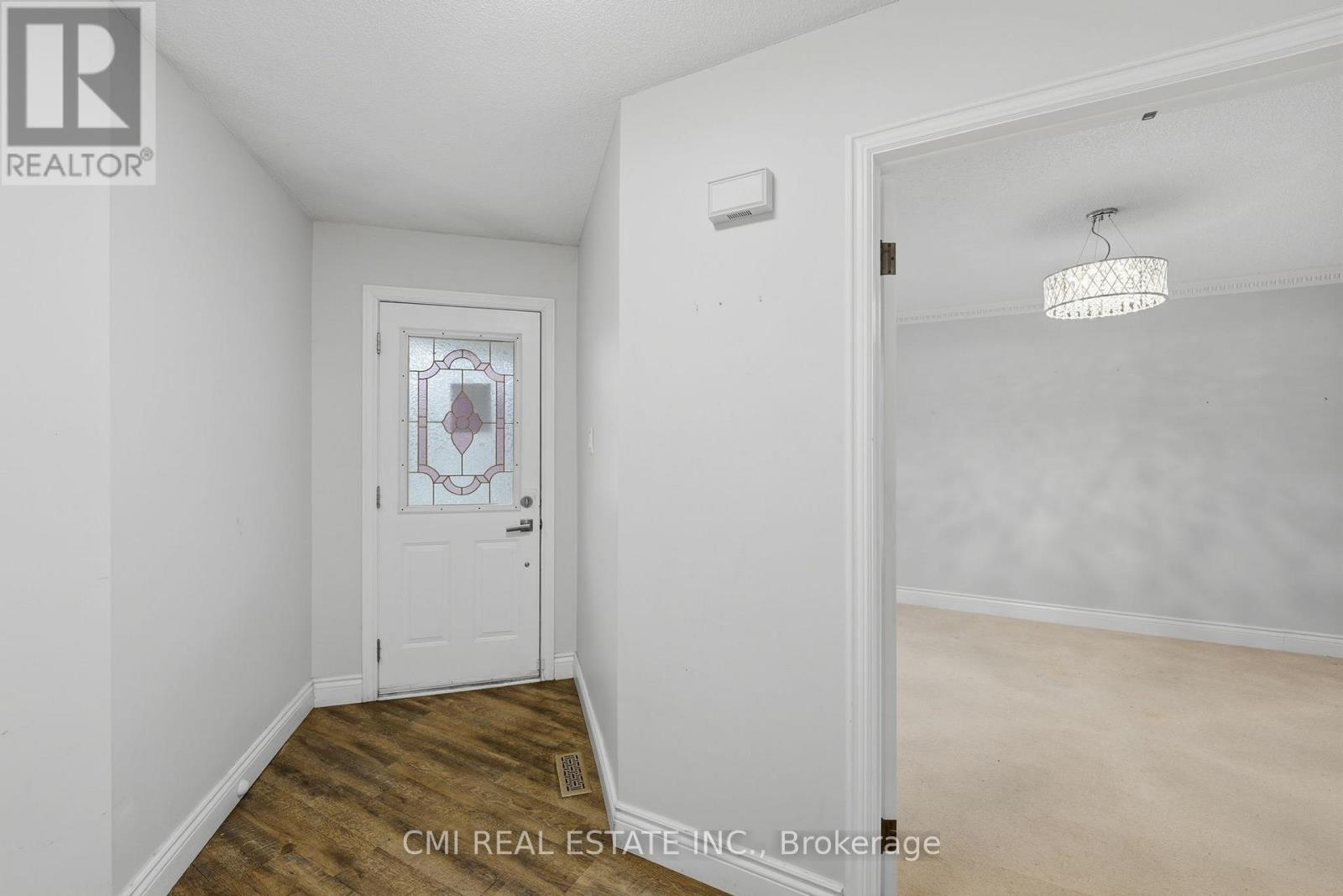 560 Steeple Hill, Pickering, Ontario  L1V 5Z3 - Photo 5 - E13091010