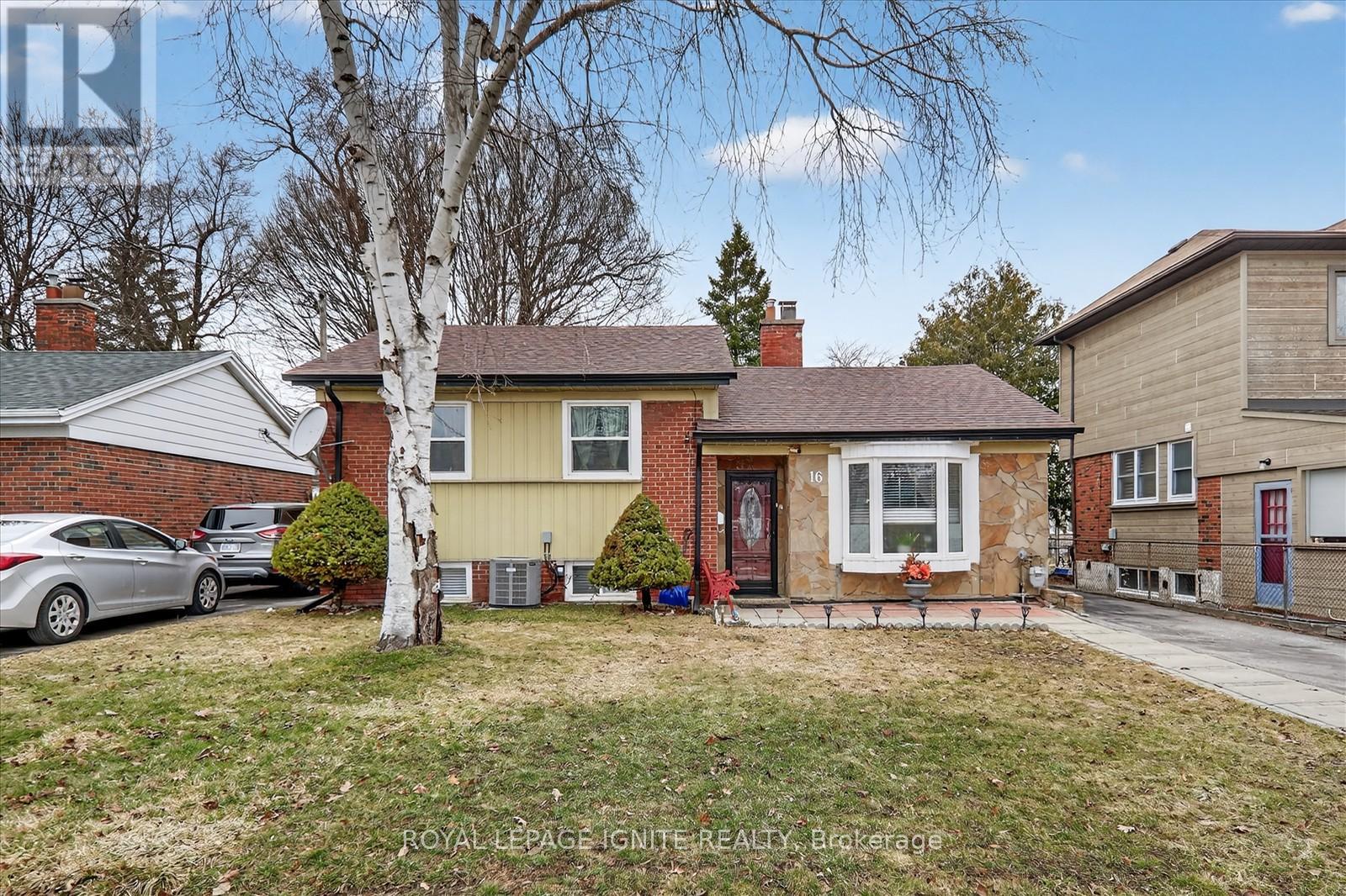 16 Vankirk Road, Toronto, Ontario  M1P 1M7 - Photo 1 - E13091042