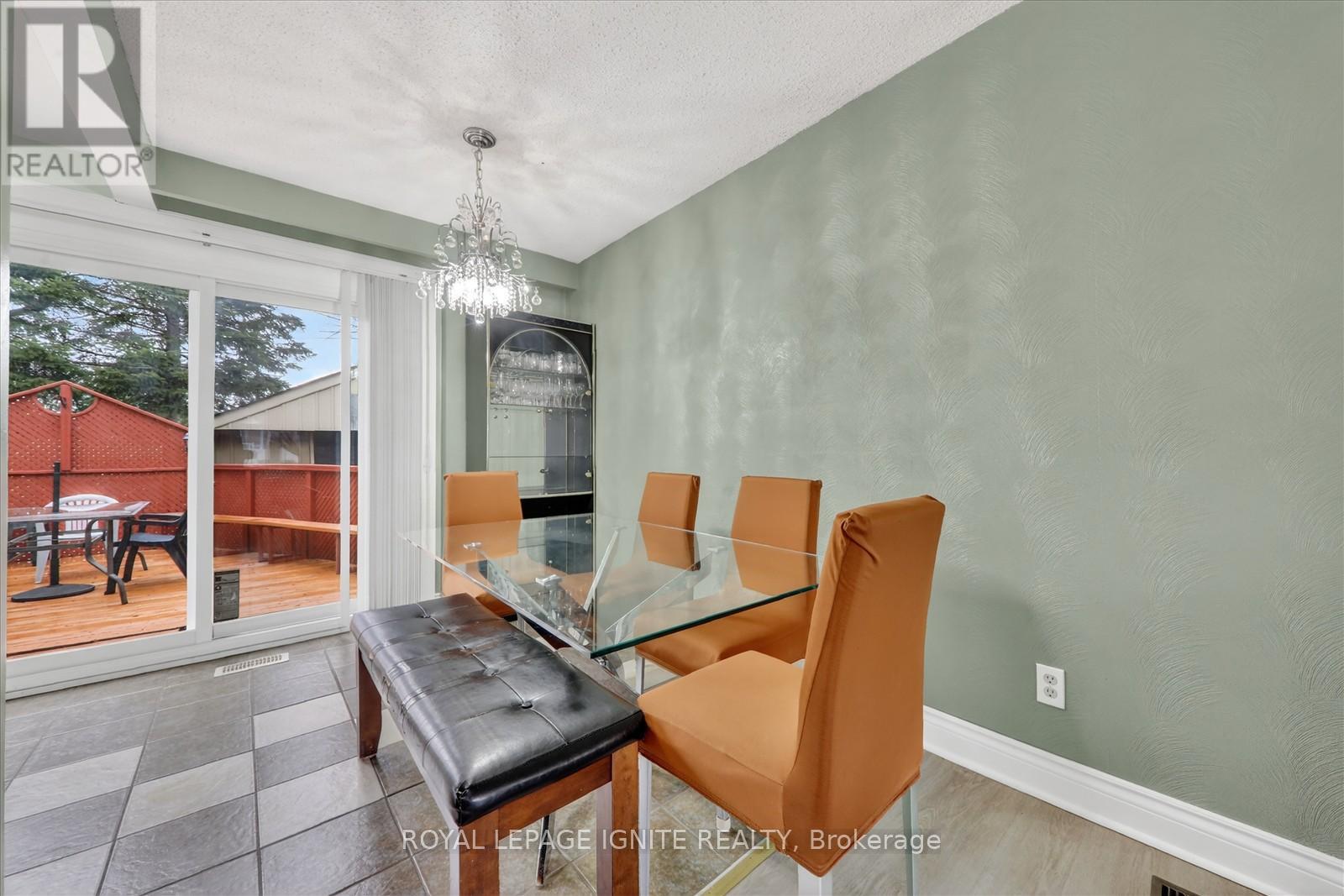 16 Vankirk Road, Toronto, Ontario  M1P 1M7 - Photo 10 - E13091042