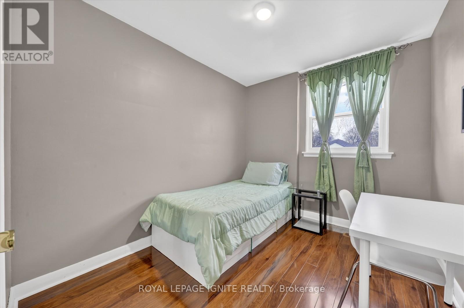 16 Vankirk Road, Toronto, Ontario  M1P 1M7 - Photo 18 - E13091042