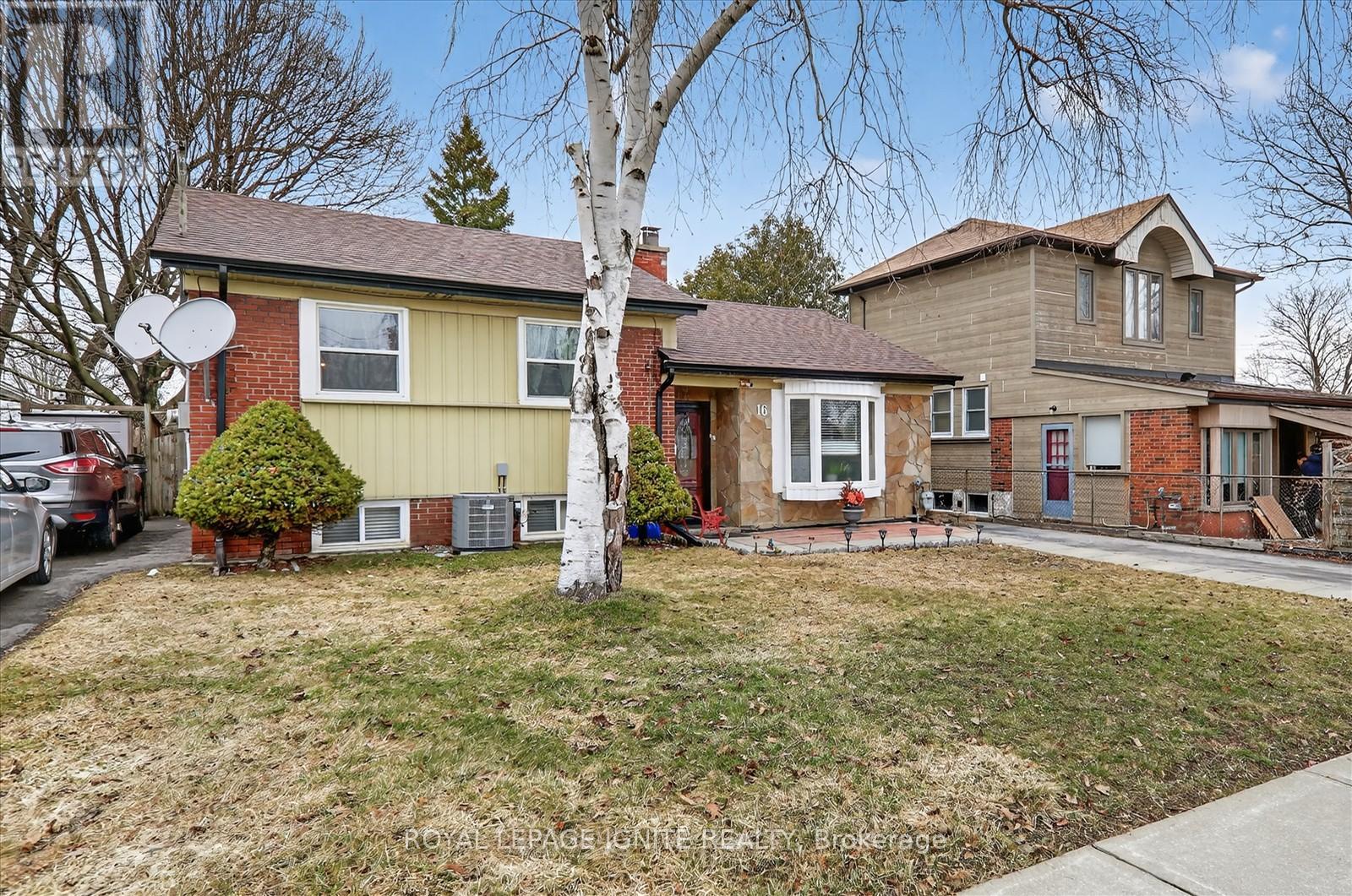 16 Vankirk Road, Toronto, Ontario  M1P 1M7 - Photo 2 - E13091042