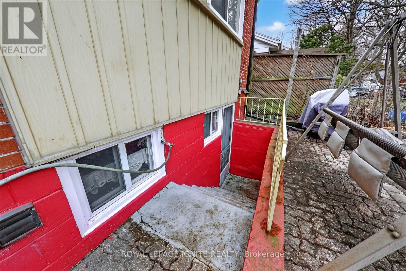 16 Vankirk Road, Toronto, Ontario  M1P 1M7 - Photo 29 - E13091042