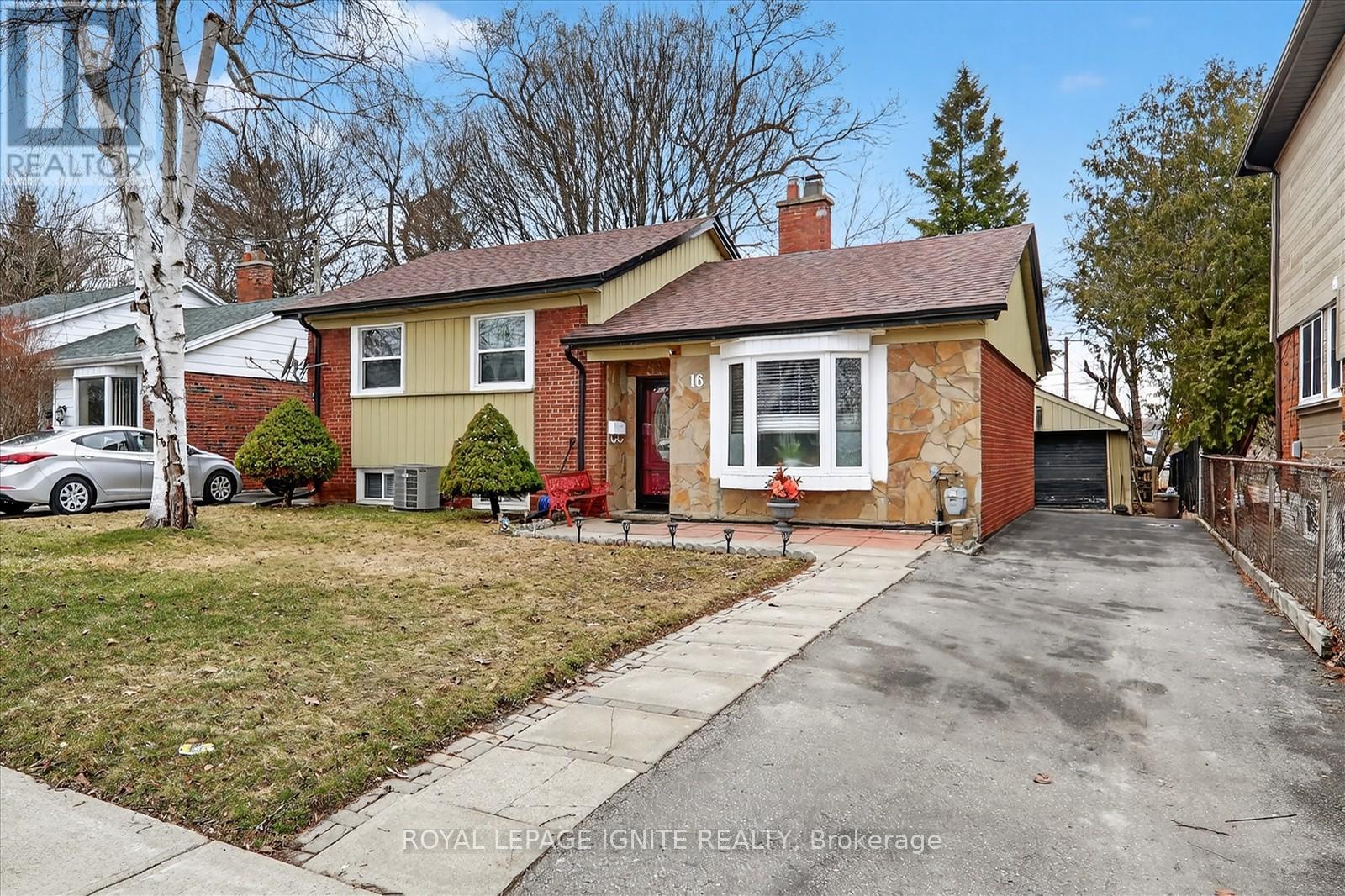 16 Vankirk Road, Toronto, Ontario  M1P 1M7 - Photo 3 - E13091042