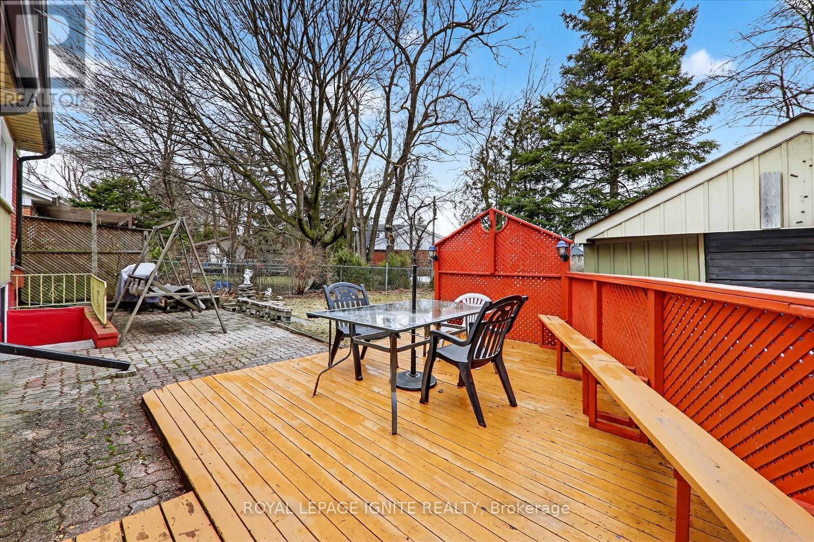 16 Vankirk Road, Toronto, Ontario  M1P 1M7 - Photo 31 - E13091042