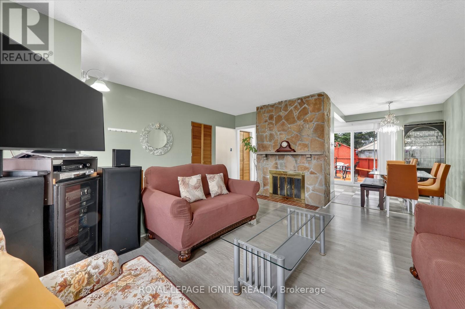 16 Vankirk Road, Toronto, Ontario  M1P 1M7 - Photo 8 - E13091042