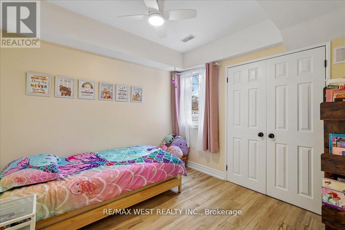 201 Rhodes Avenue, Toronto, Ontario  M4L 3A2 - Photo 20 - E13091072