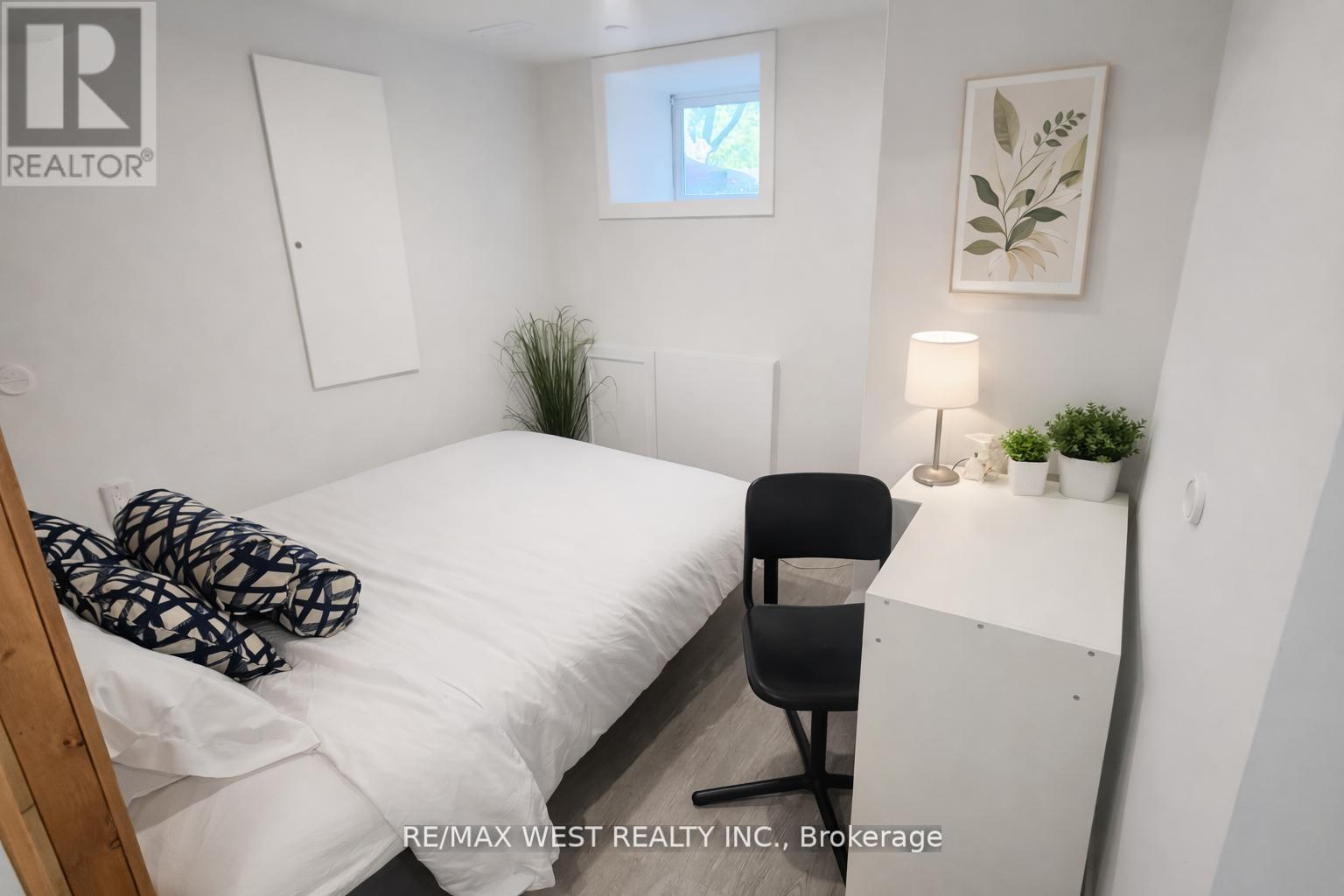 201 Rhodes Avenue, Toronto, Ontario  M4L 3A2 - Photo 30 - E13091072