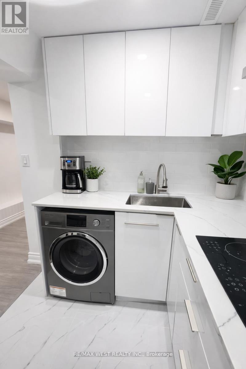 201 Rhodes Avenue, Toronto, Ontario  M4L 3A2 - Photo 32 - E13091072