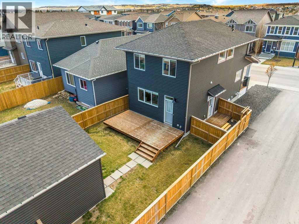 8 Bergamot Street, Okotoks, Alberta  T1S 5R9 - Photo 3 - A2308429