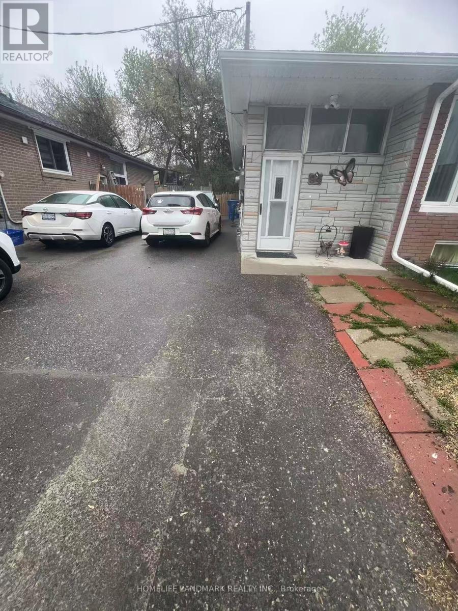 Bsmt Apt - 94 Longford Drive, Newmarket, Ontario  L3Y 2Y4 - Photo 1 - N13090974