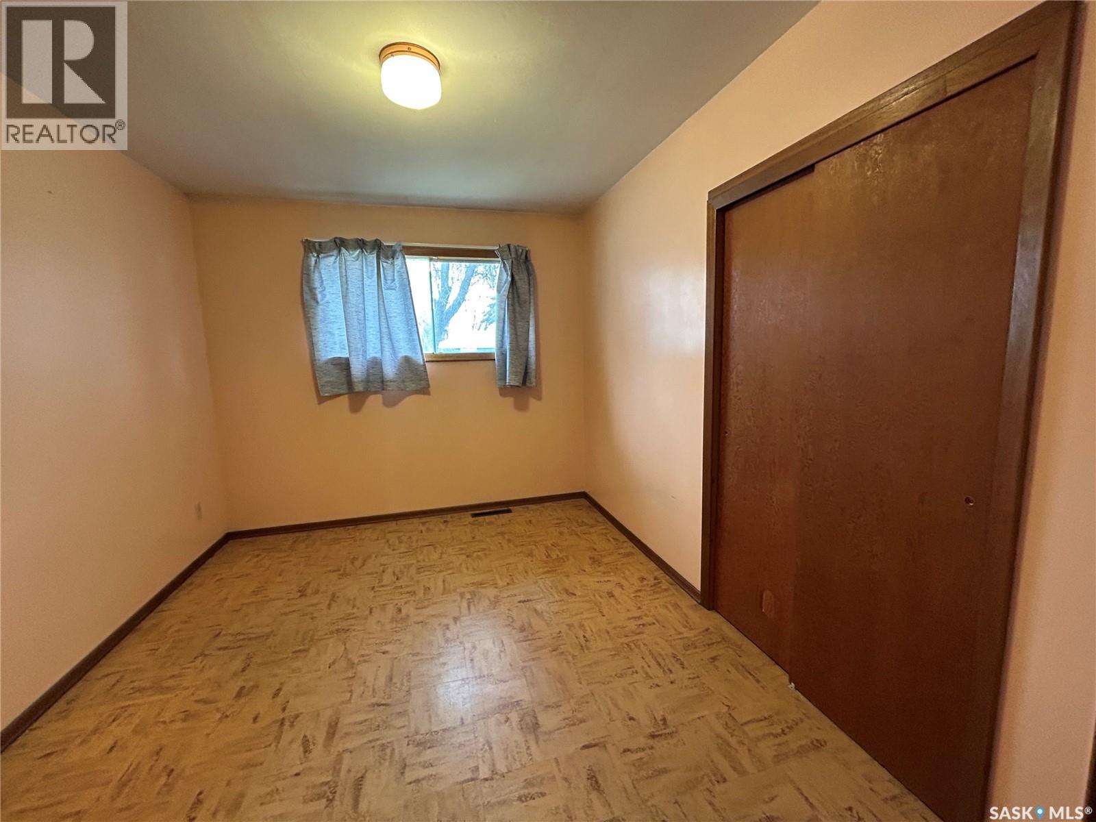 260 Duncan Road, Estevan, Saskatchewan  S4A 0A4 - Photo 13 - SK035085