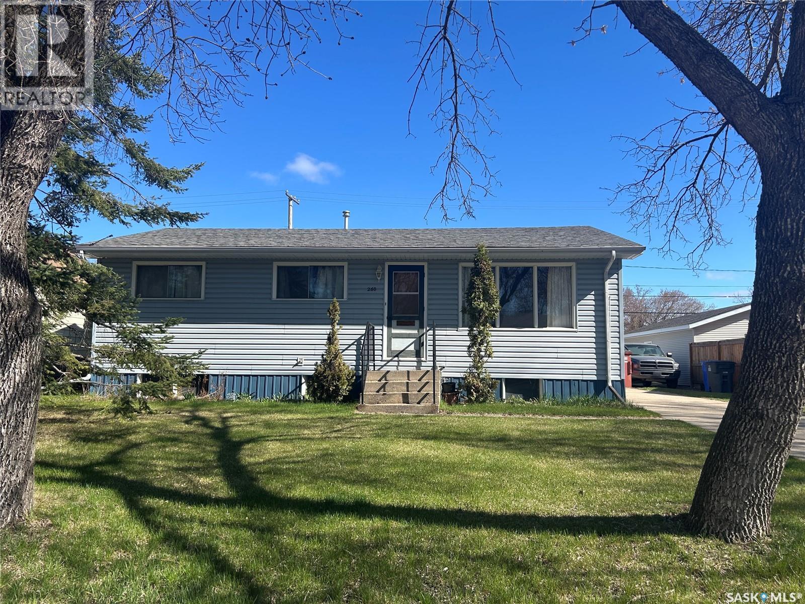260 Duncan Road, Estevan, Saskatchewan  S4A 0A4 - Photo 2 - SK035085
