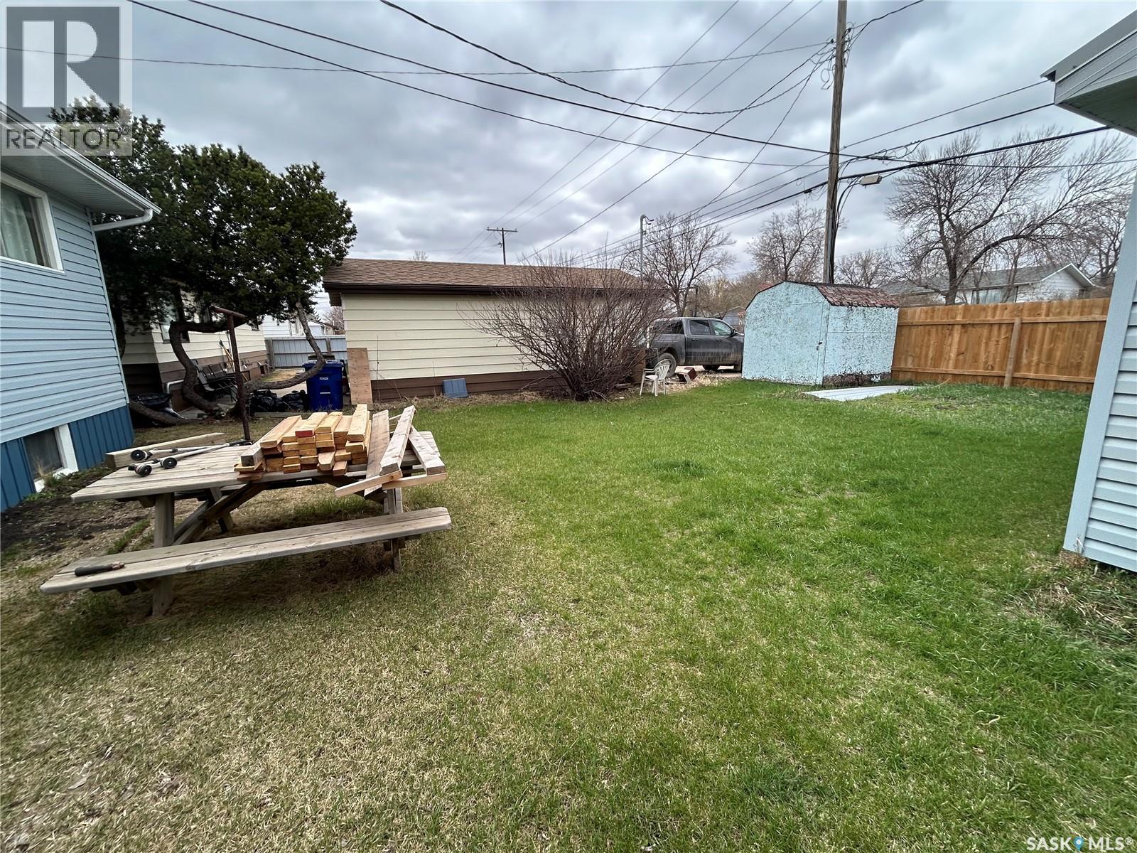 260 Duncan Road, Estevan, Saskatchewan  S4A 0A4 - Photo 5 - SK035085