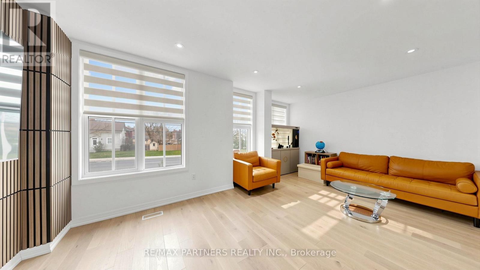 9092 Woodbine Avenue, Markham, Ontario  L3R 0J8 - Photo 4 - N13091048