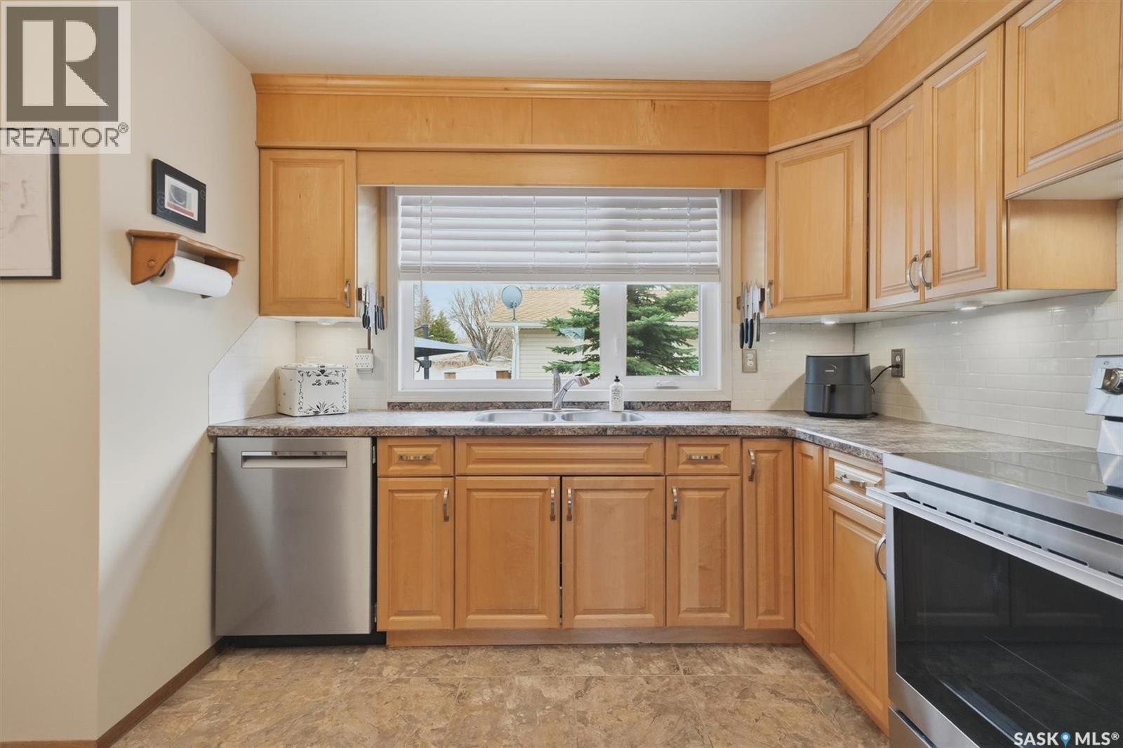 2501 Arlington Avenue, Saskatoon, Saskatchewan  S7J 2J3 - Photo 10 - SK035070