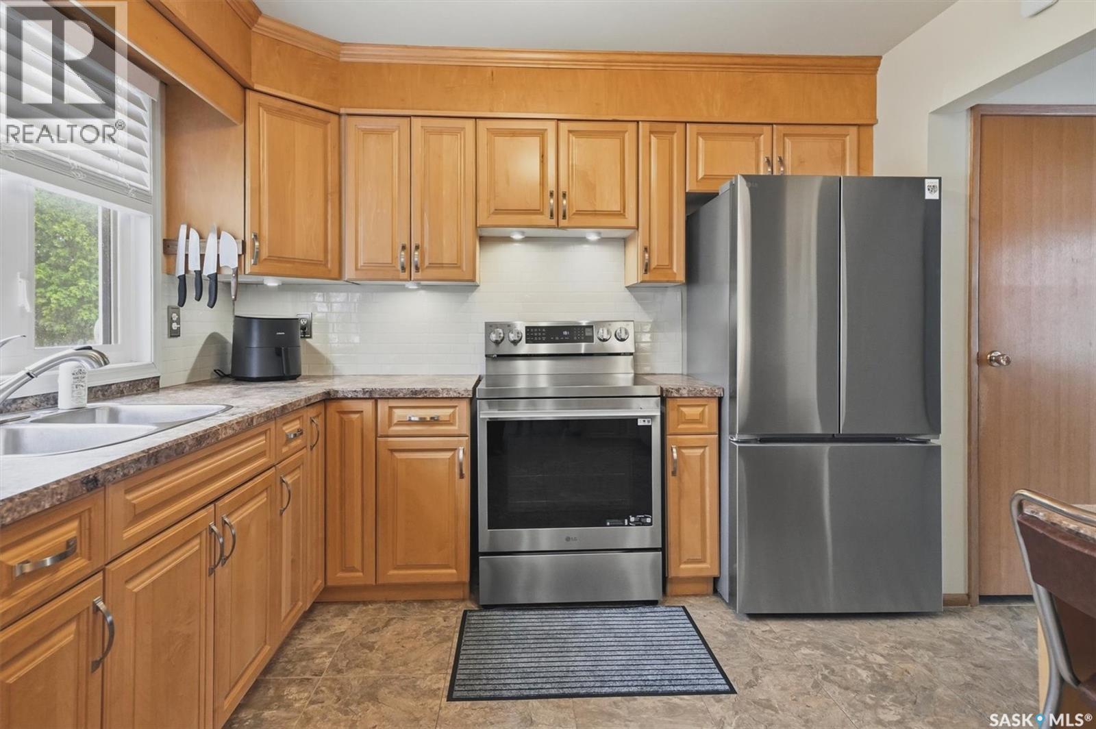 2501 Arlington Avenue, Saskatoon, Saskatchewan  S7J 2J3 - Photo 12 - SK035070