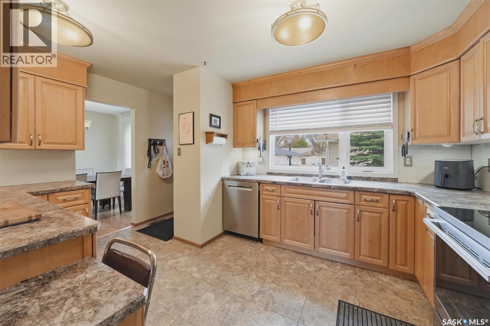 2501 Arlington Avenue, Saskatoon, Saskatchewan  S7J 2J3 - Photo 9 - SK035070