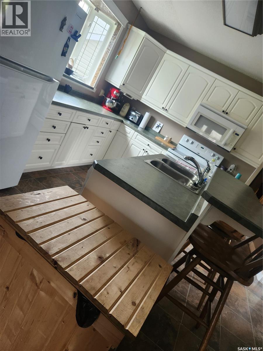 513 Hudson Street, Hudson Bay, Saskatchewan  S0E 0Y0 - Photo 10 - SK035041