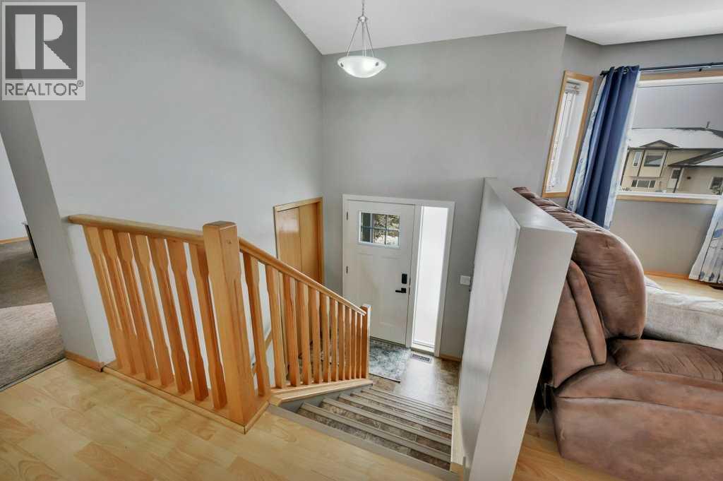 176 Westgate Crescent, Blackfalds, Alberta  T4M 0J9 - Photo 3 - A2302726