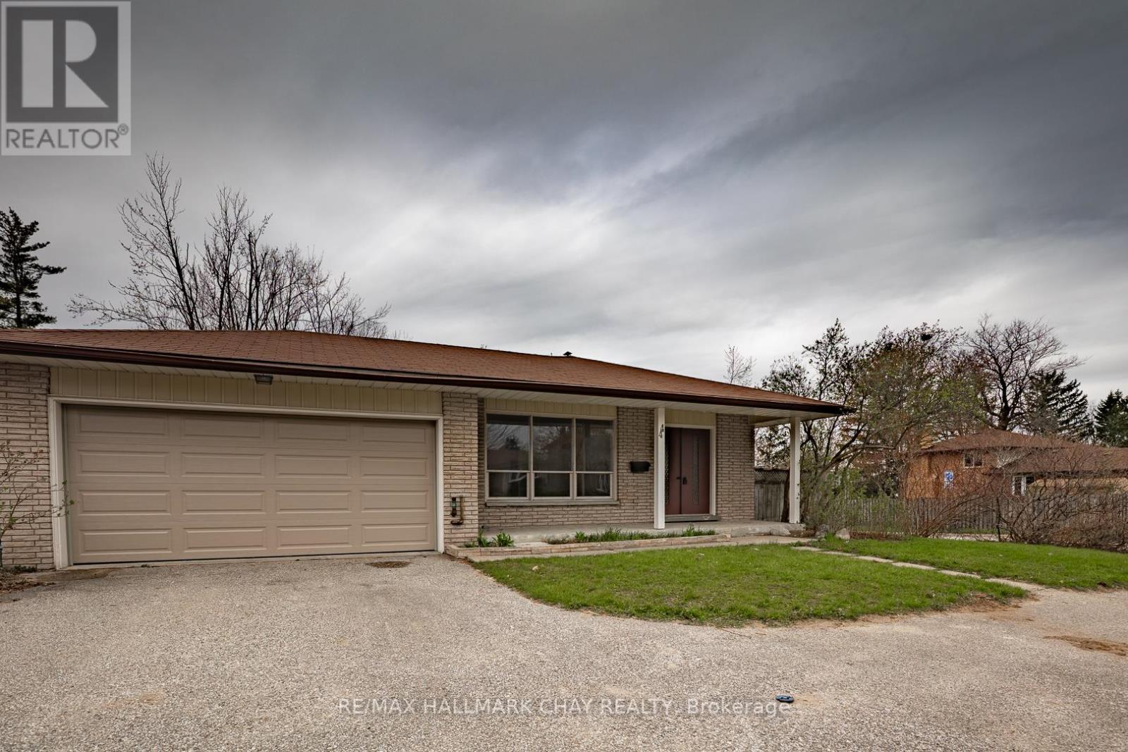 44 Marshall Street, Barrie, Ontario  L4N 3S7 - Photo 4 - S13090802