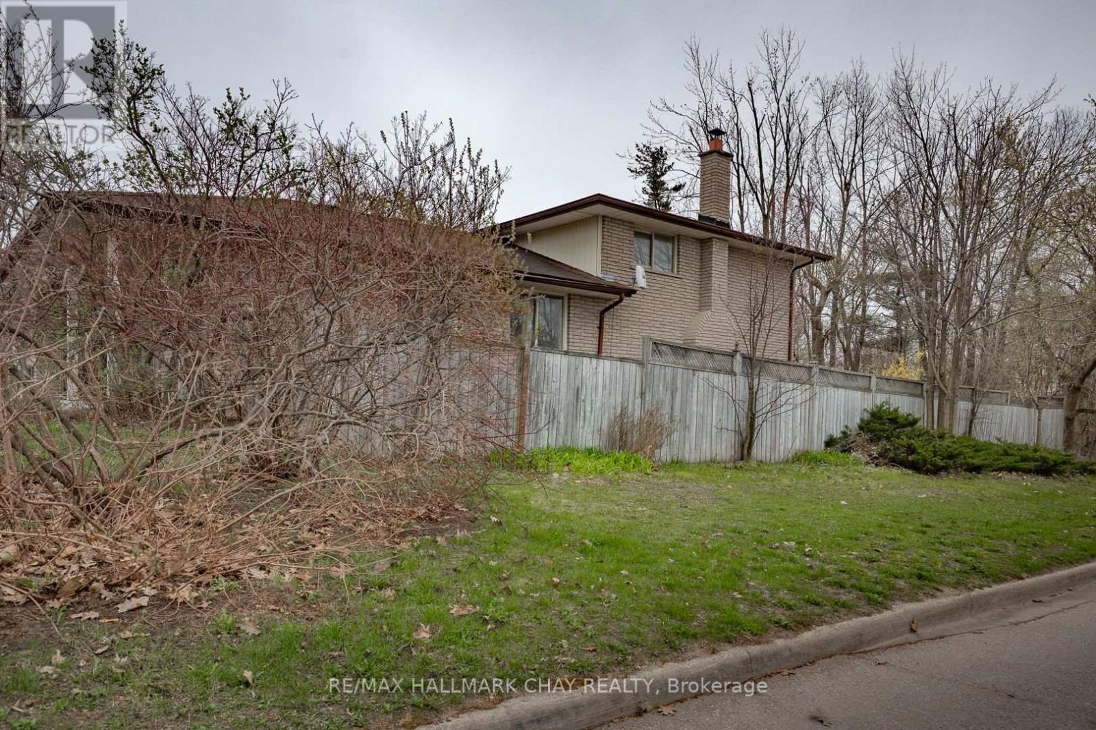 44 Marshall Street, Barrie, Ontario  L4N 3S7 - Photo 5 - S13090802