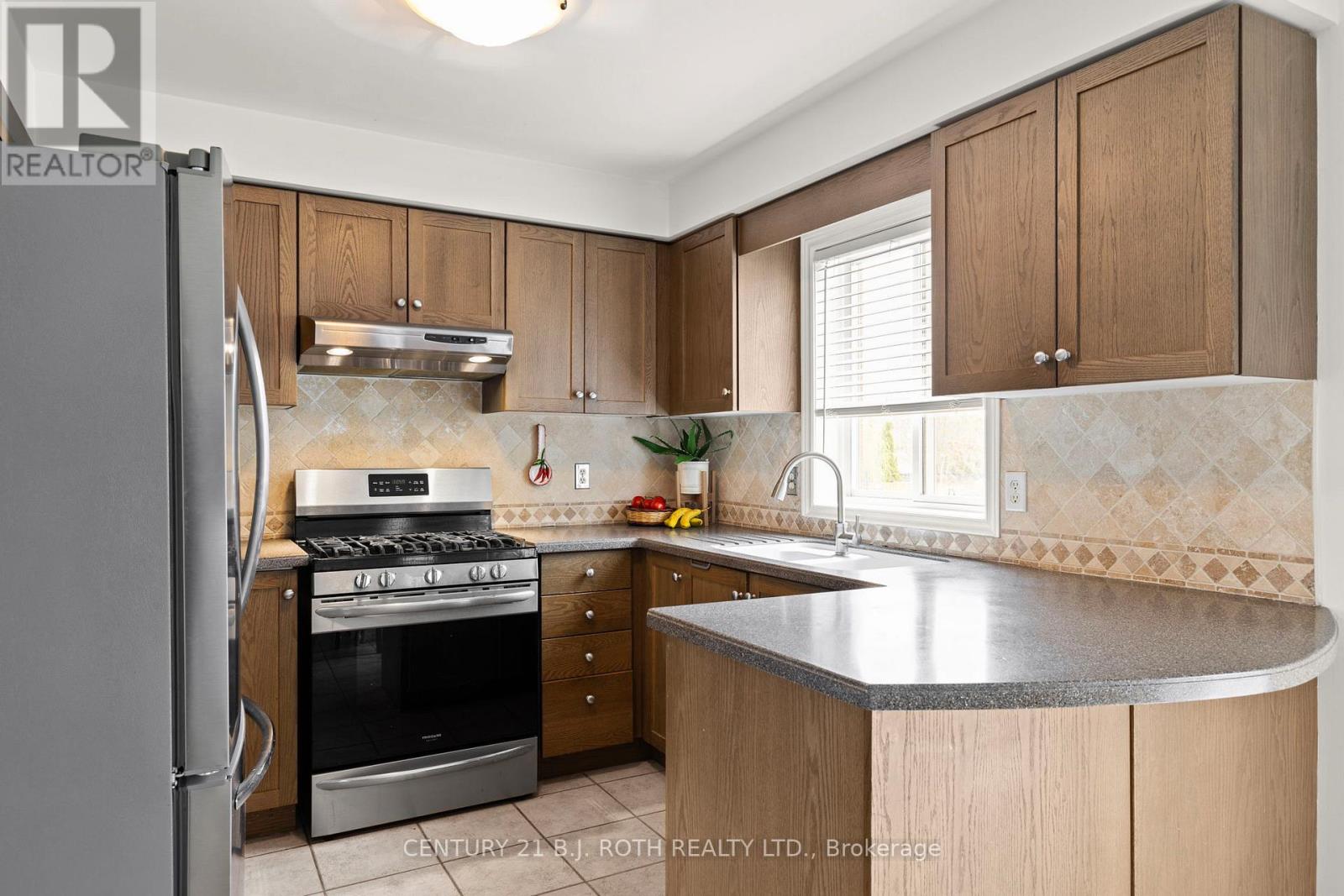 45 White Elm Road, Barrie, Ontario  L4N 0E5 - Photo 7 - S13090938