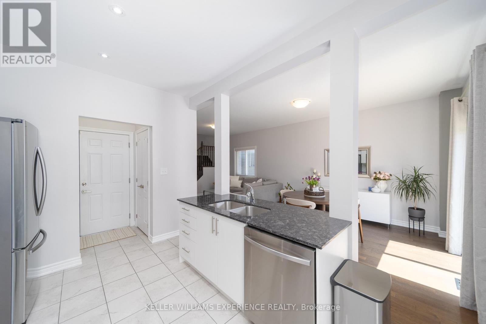 52 Mabern Street, Barrie, Ontario  L9J 0J2 - Photo 12 - S13090948