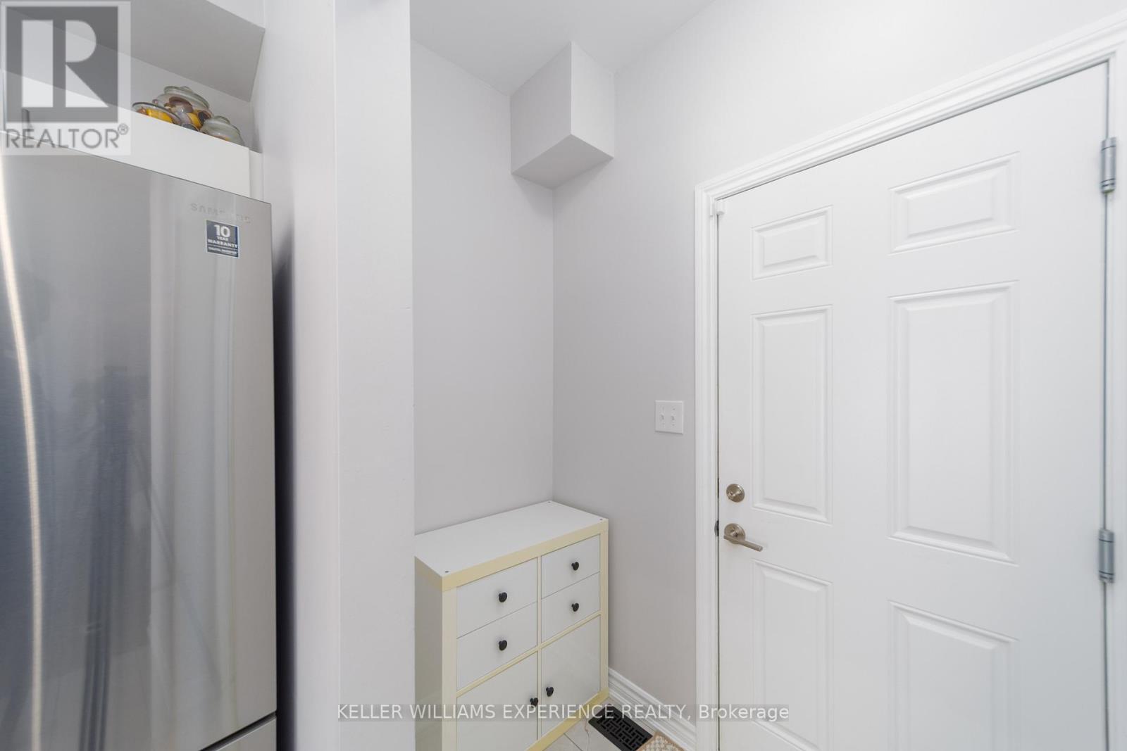 52 Mabern Street, Barrie, Ontario  L9J 0J2 - Photo 13 - S13090948