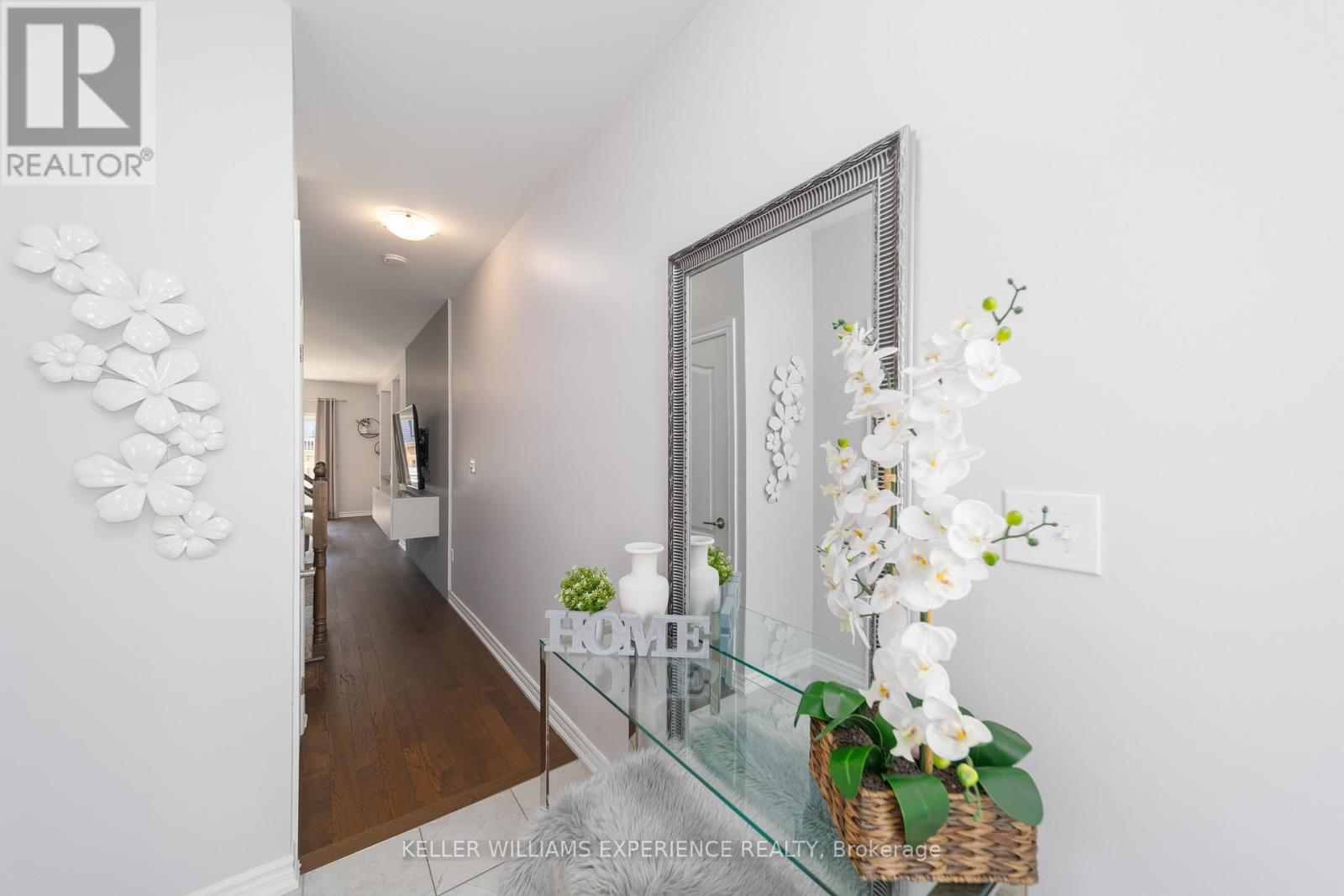 52 Mabern Street, Barrie, Ontario  L9J 0J2 - Photo 4 - S13090948