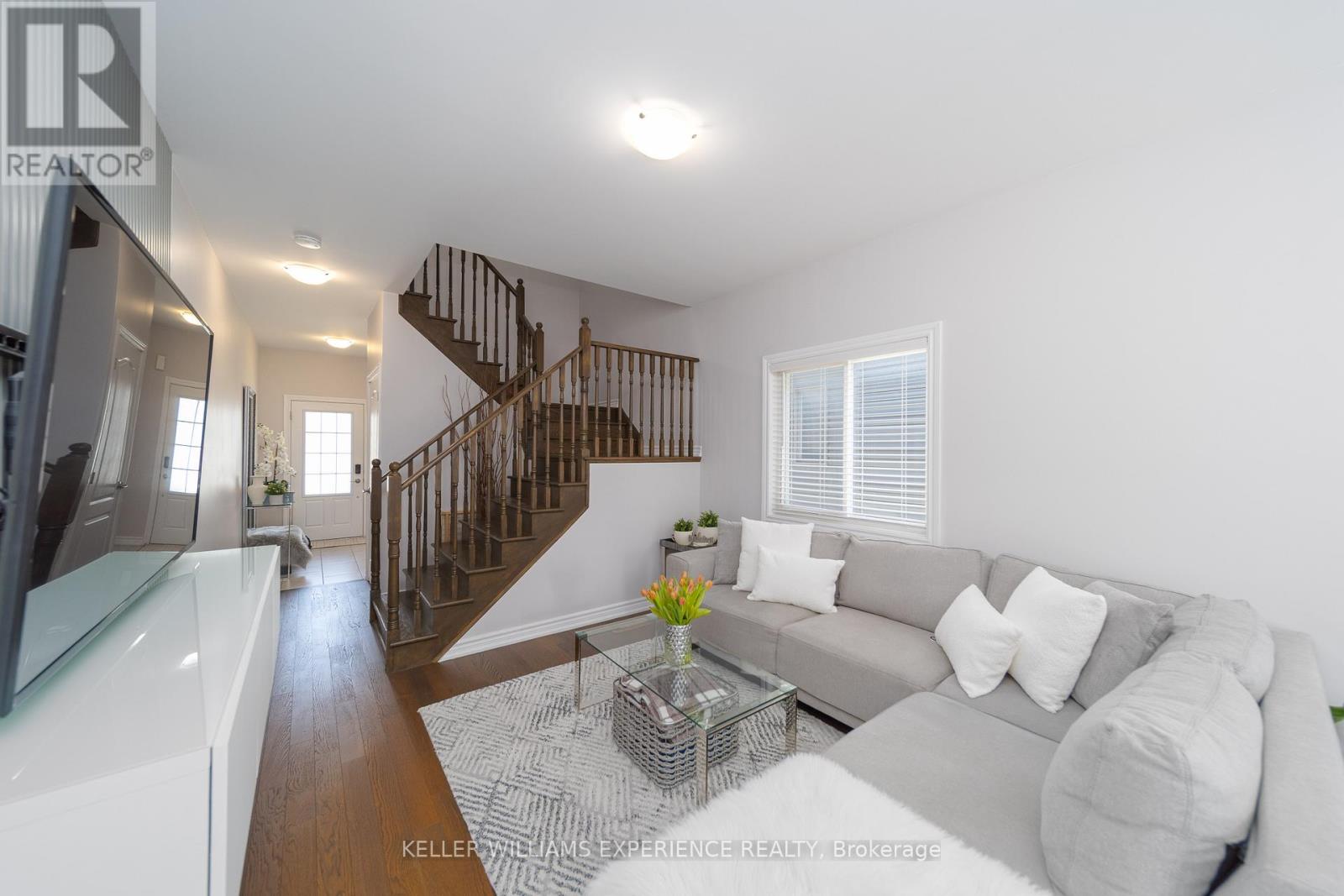 52 Mabern Street, Barrie, Ontario  L9J 0J2 - Photo 8 - S13090948