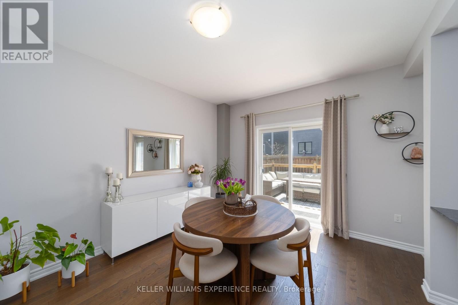 52 Mabern Street, Barrie, Ontario  L9J 0J2 - Photo 9 - S13090948