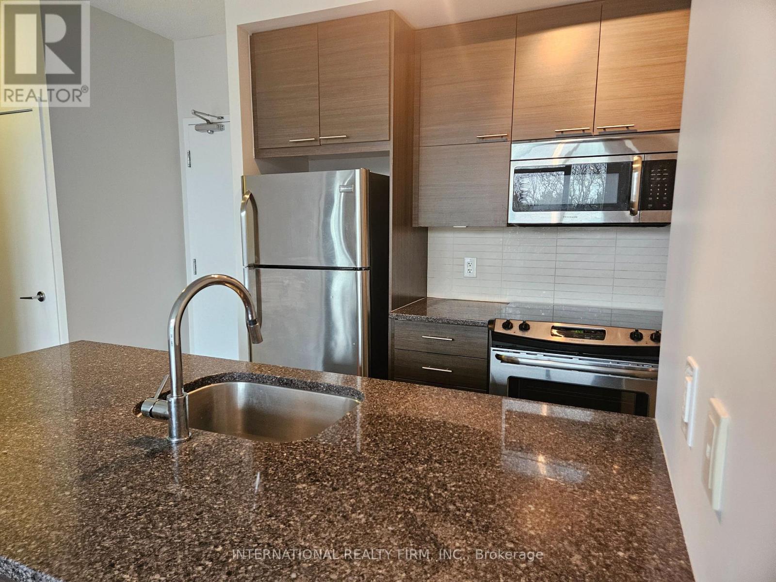 204 - 66 FOREST MANOR ROAD, Toronto, Ontario